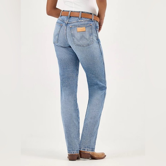 Women’s Wrangler Sunset Jeans 32x28 - Picture 3 of 10